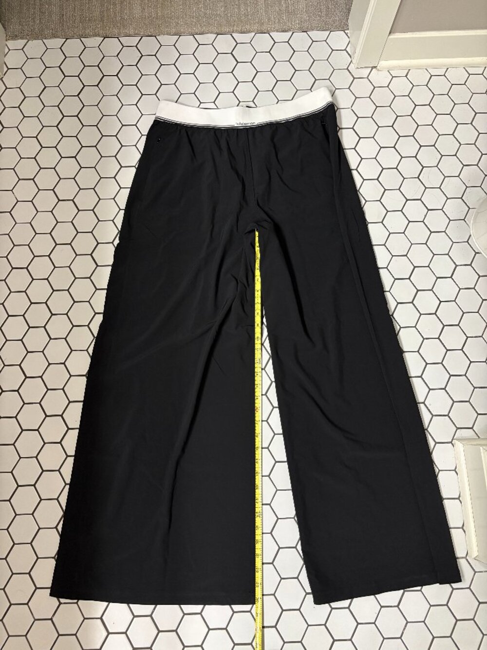 Lululemon Swift High Rise Wide Leg Pant Logo Waistband XL Black White